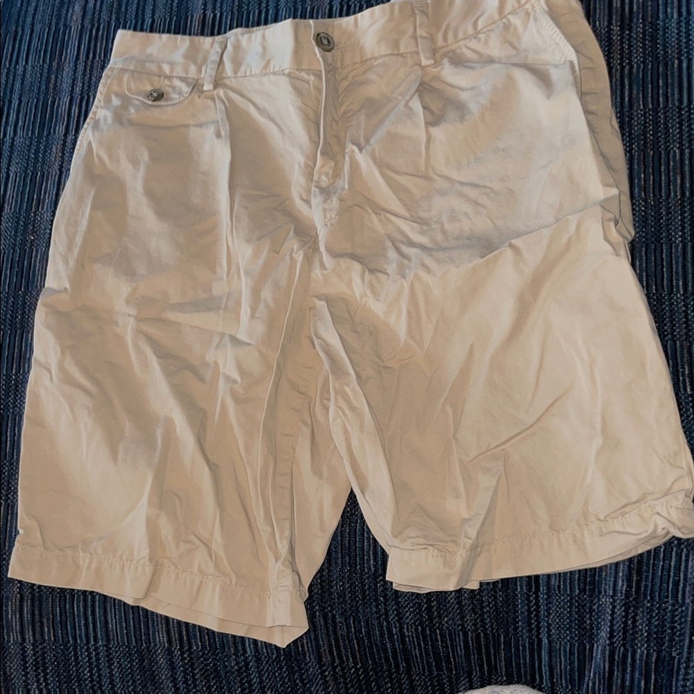 Zara Men's Flat-Front Shorts in Light Beige